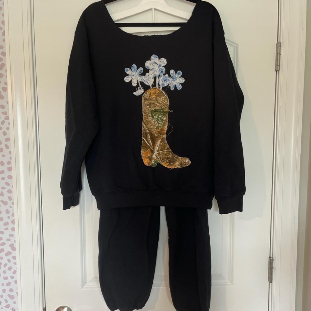 Gildan Black Pajama Set with Floral Boot Design